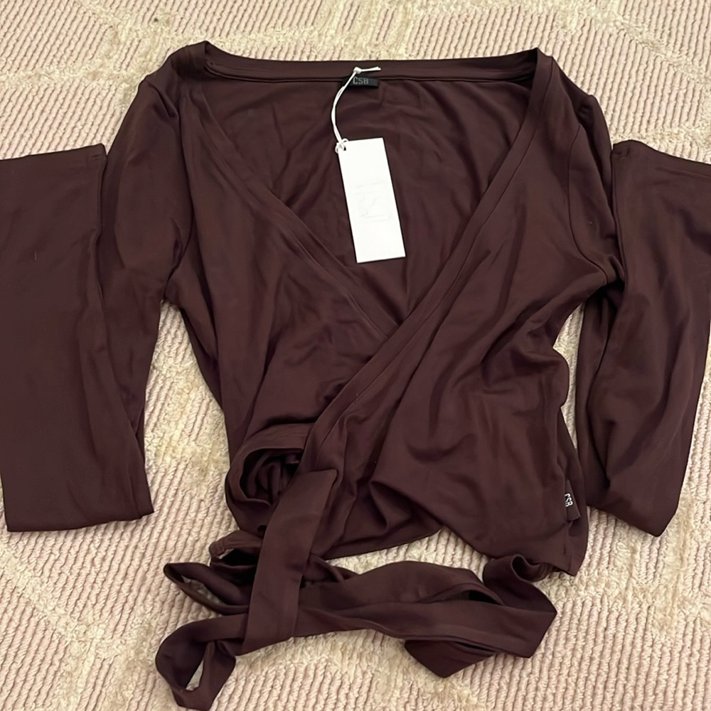 Csb wrap top new with tags small